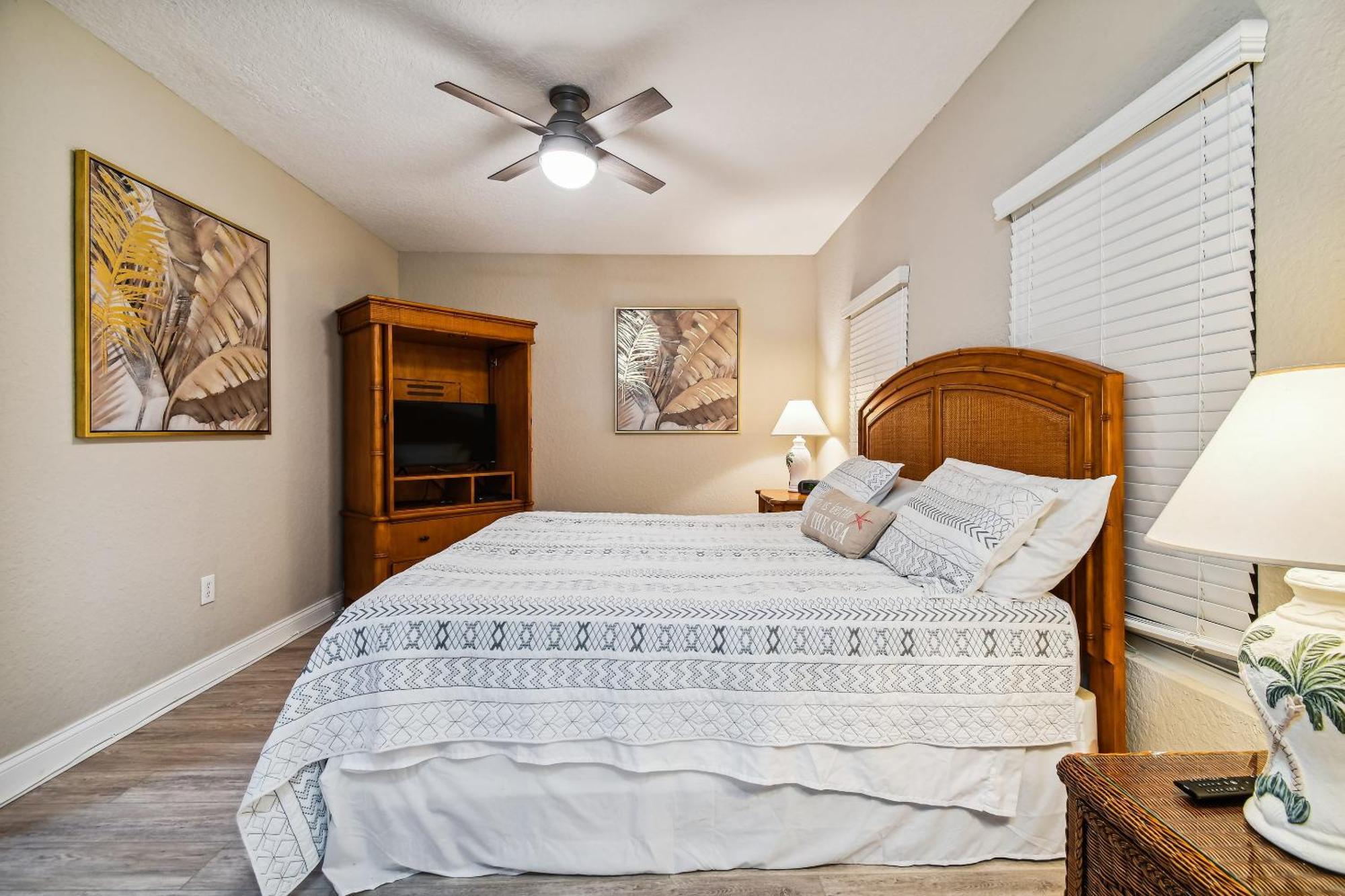 Treasure Island Beach Retreat St. Pete Beach Exterior photo